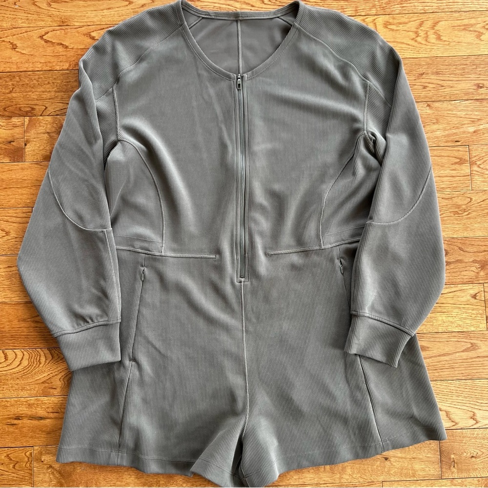 Lululemon size 14 Ribbed Softstreme Long-Sleeve Romper